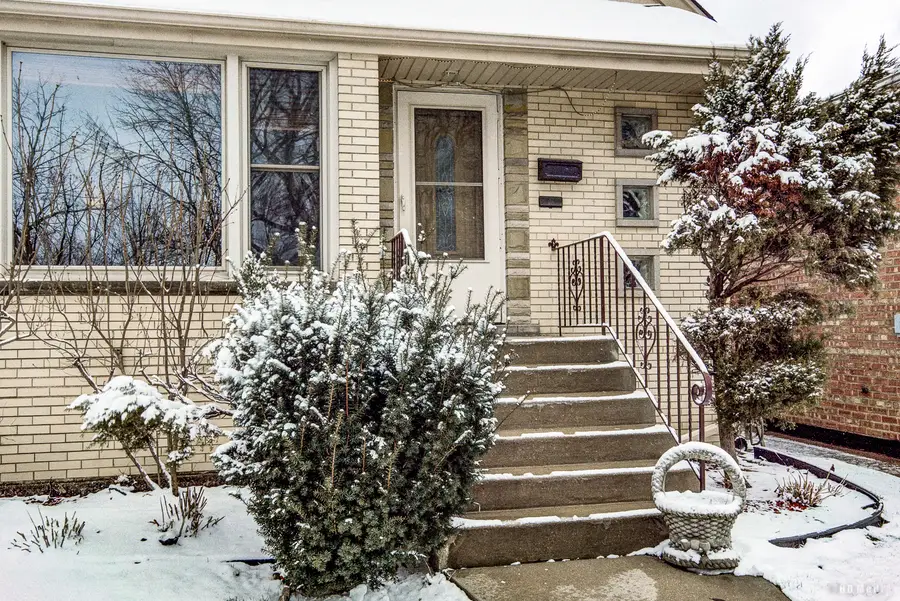 6124 S Mulligan Avenue, Chicago, IL 60638 - #2