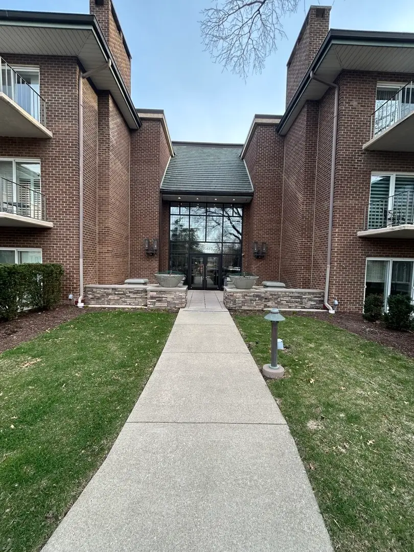 4 Oak Brook Club Drive #G205, Oak Brook, IL 60523 - #1