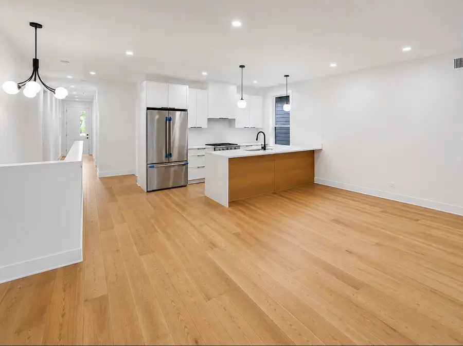 3644 W Cornelia Avenue #2, Chicago, IL 60618 - #3