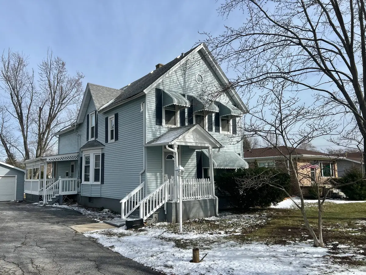 7113 Clarendon Hills Road, Darien, IL 60561 - #1