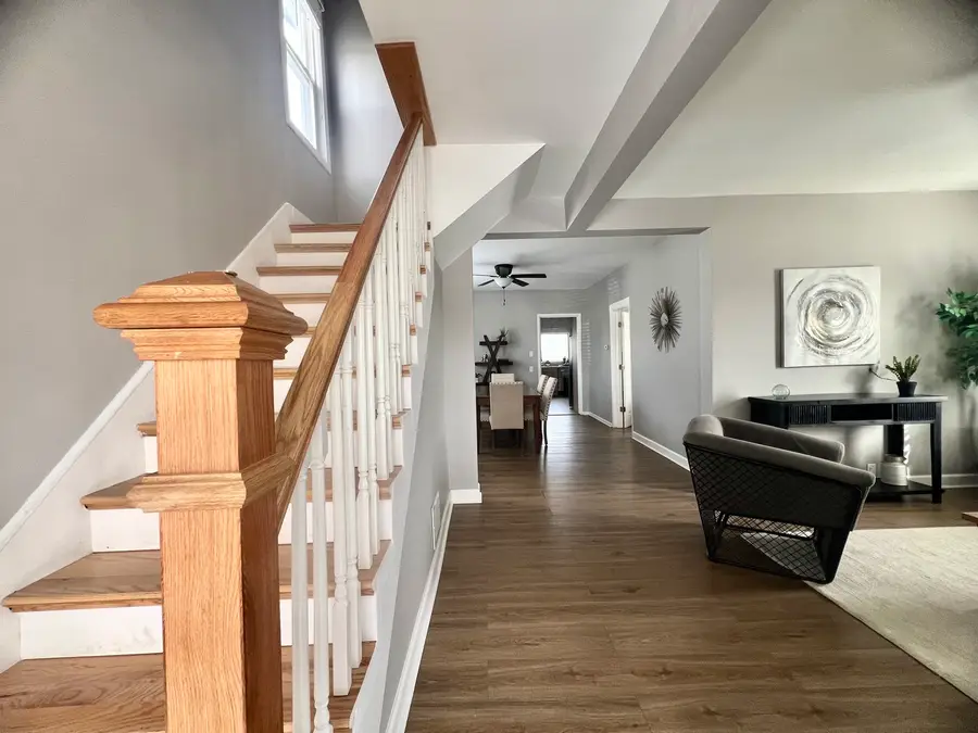 7113 Clarendon Hills Road, Darien, IL 60561 - #2