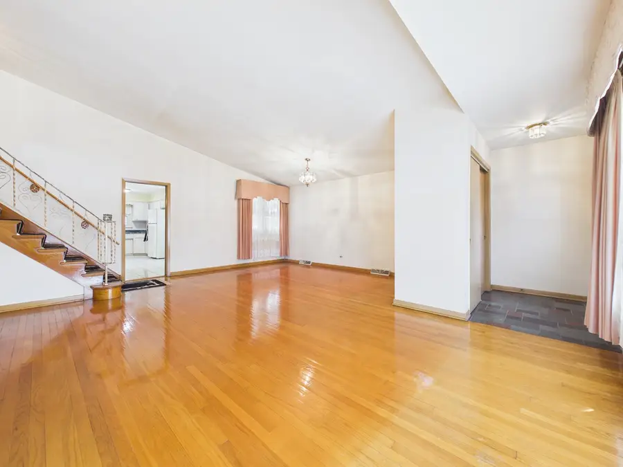 9275 Clancy Drive, Des Plaines, IL 60016 - #3