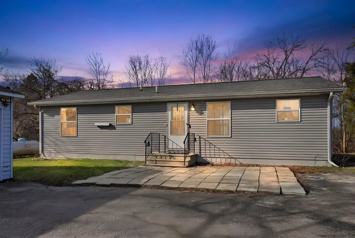 23007 Lovell Road, Sycamore, IL 60178 - #1