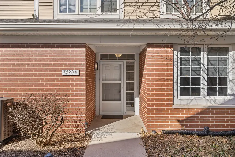 7420 Lincoln Avenue #B, Skokie, IL 60076 - #2