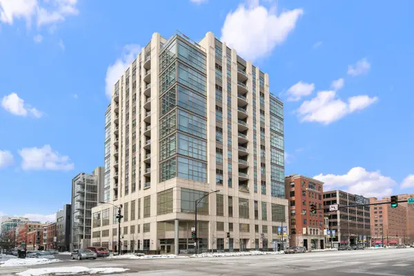 150 W Superior Street #1002, Chicago, IL 60654