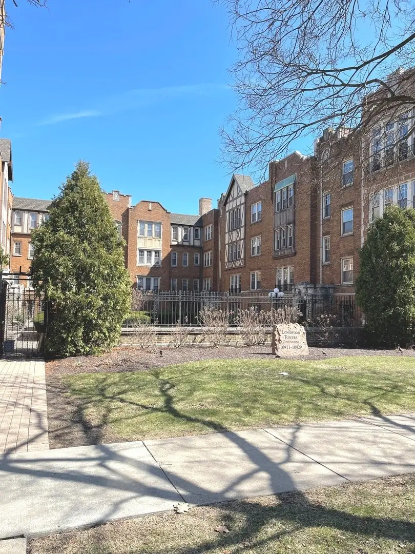 10925 S Longwood Drive #1, Chicago, IL 60643 - #2