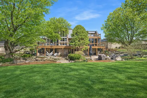 219 Parkview Drive, Bloomington, IL 61701