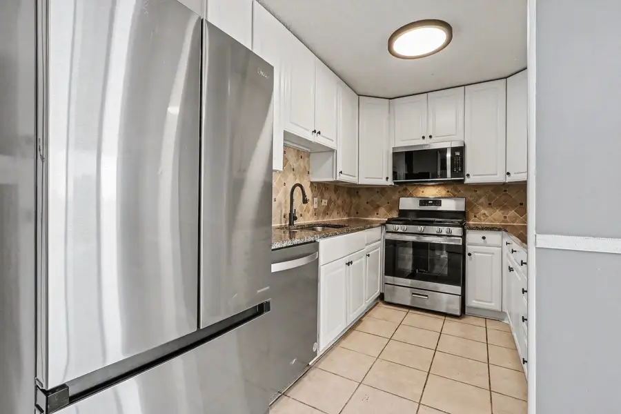 2201 S Highland Avenue #4L, Lombard, IL 60148 - #2