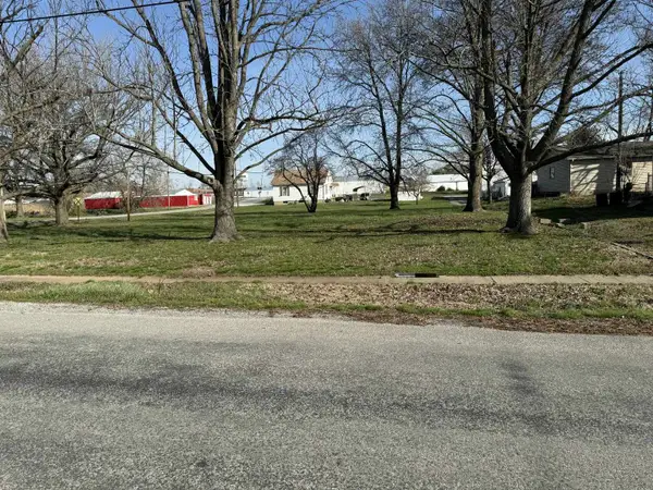 000 Emmma Street, Christopher, IL 62822