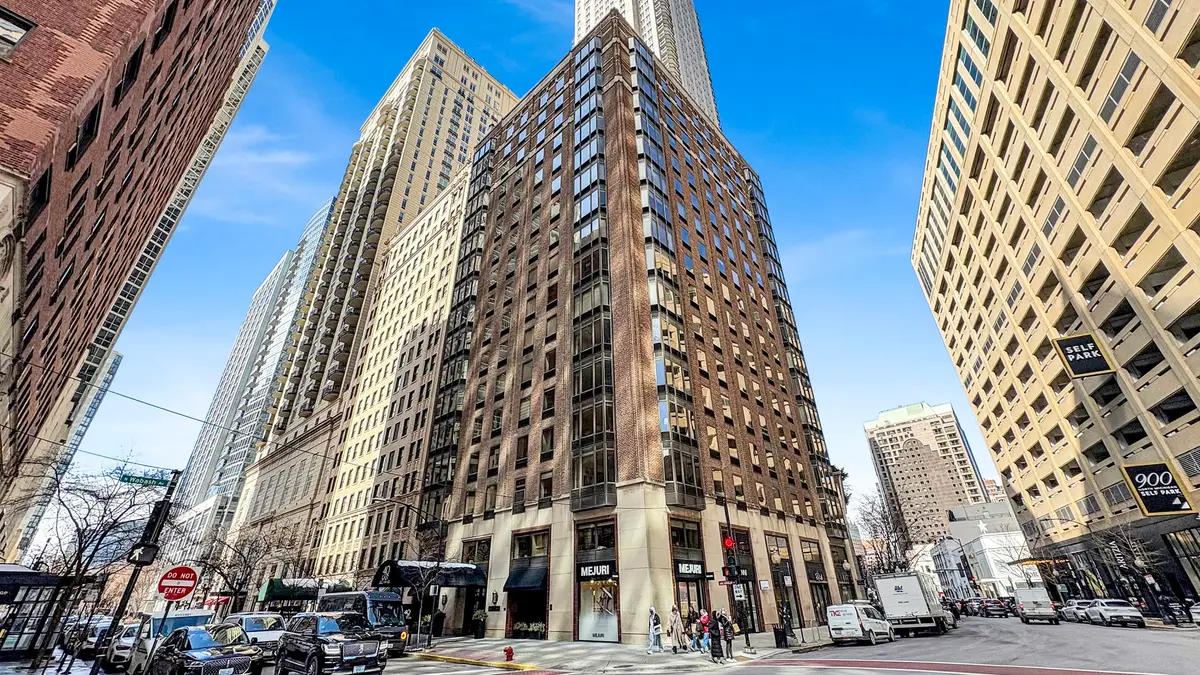 40 E Delaware Place #1701, Chicago, IL 60611 - #1