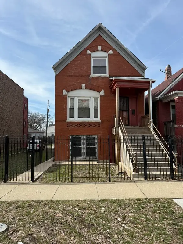 830 N Springfield Avenue, Chicago, IL 60651