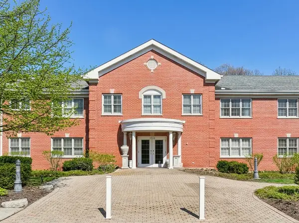 1234 Depot Street #105, Glenview, IL 60025