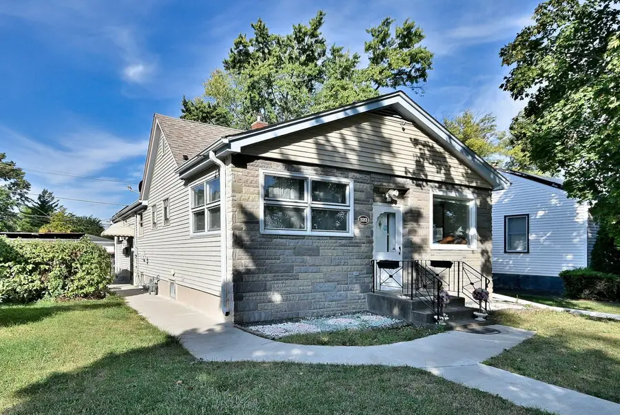 322 S Walnut Street, Bensenville, IL 60106 - #2