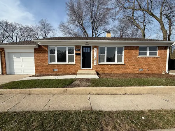 1534 E Palatine Road, Palatine, IL 60074