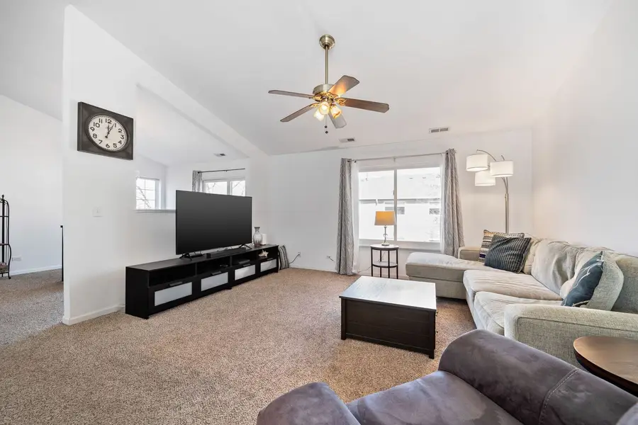 315 Thornwood Way #B, South Elgin, IL 60177 - #3