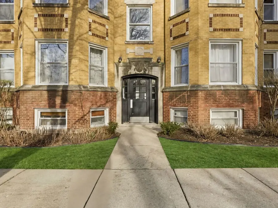 2579 W Montrose Avenue #2N, Chicago, IL 60618 - #2