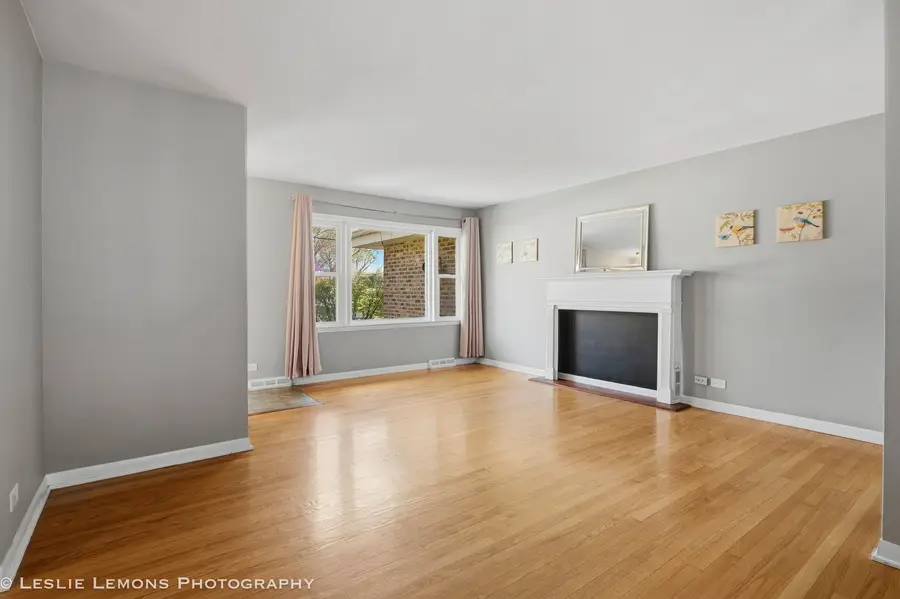 3S328 Juniper Lane, Glen Ellyn, IL 60137 - #3