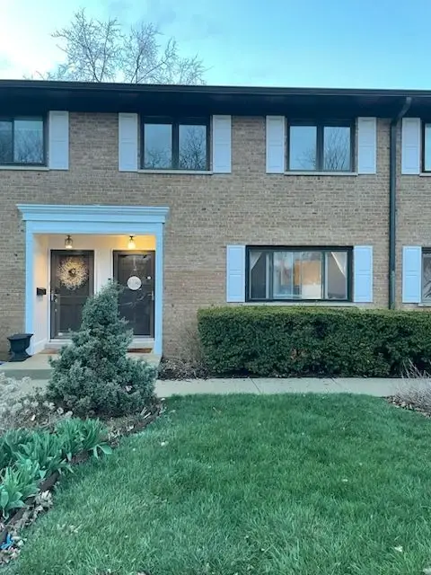 300 Unit 2 Duane Street, Glen Ellyn, IL 60137