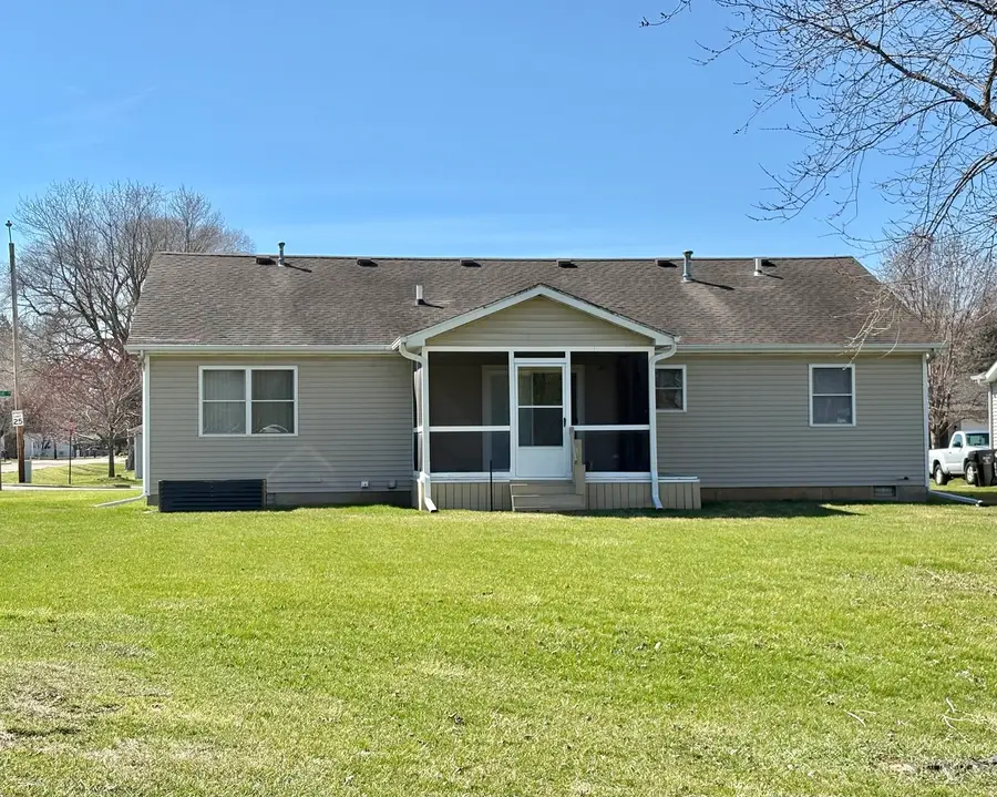 2100 Fox Chase Drive, Ottawa, IL 61350 - #2