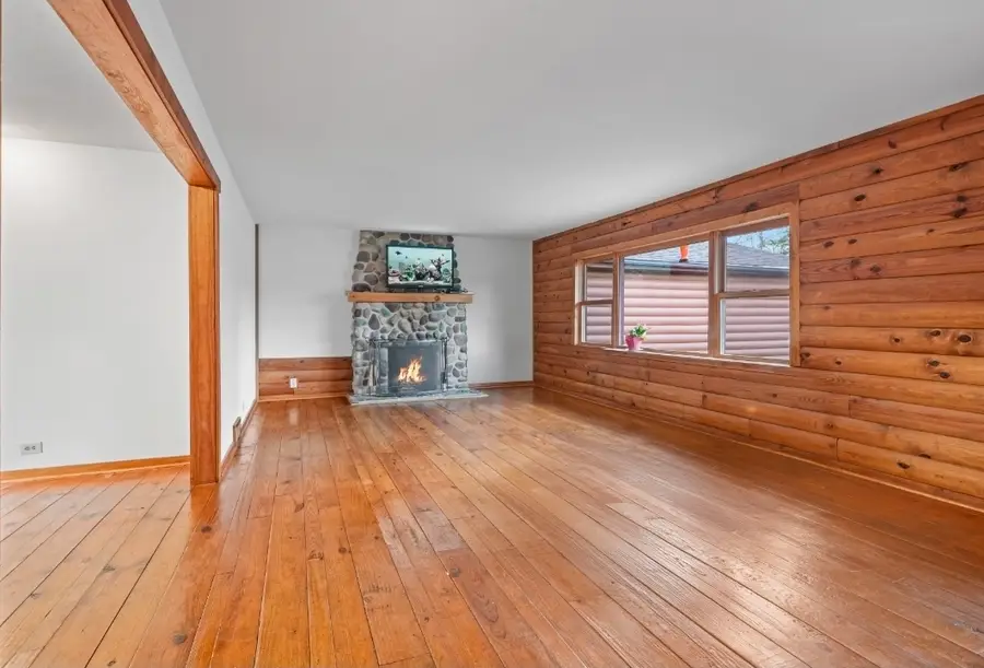 1630 Raymond Street, South Elgin, IL 60177 - #3