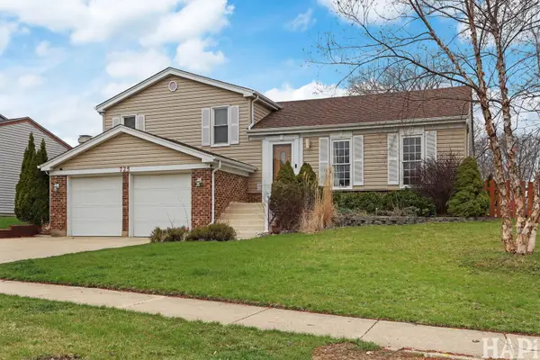 725 Buffalo Circle, Carol Stream, IL 60188