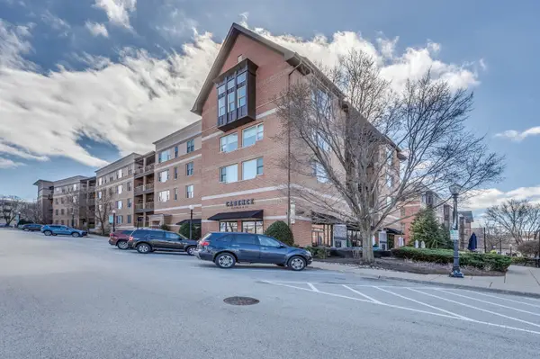 935 Burlington Avenue #304, Downers Grove, IL 60515