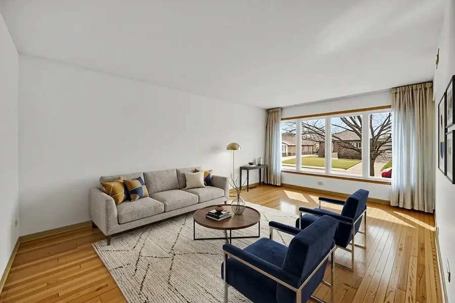 10016 Estelle Drive, Rosemont, IL 60018 - #3