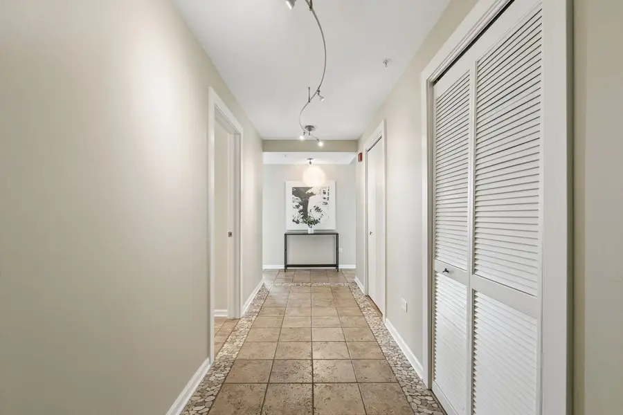 515 Main Street #802, Evanston, IL 60202 - #3