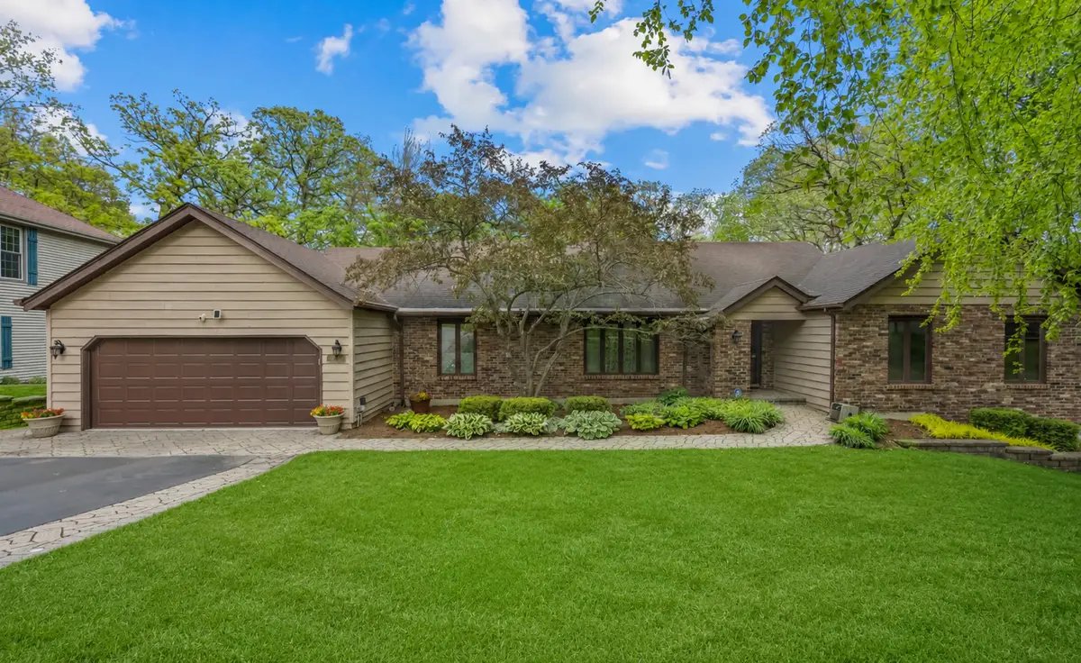 655 Oakview Drive, Algonquin, IL 60102 - #1