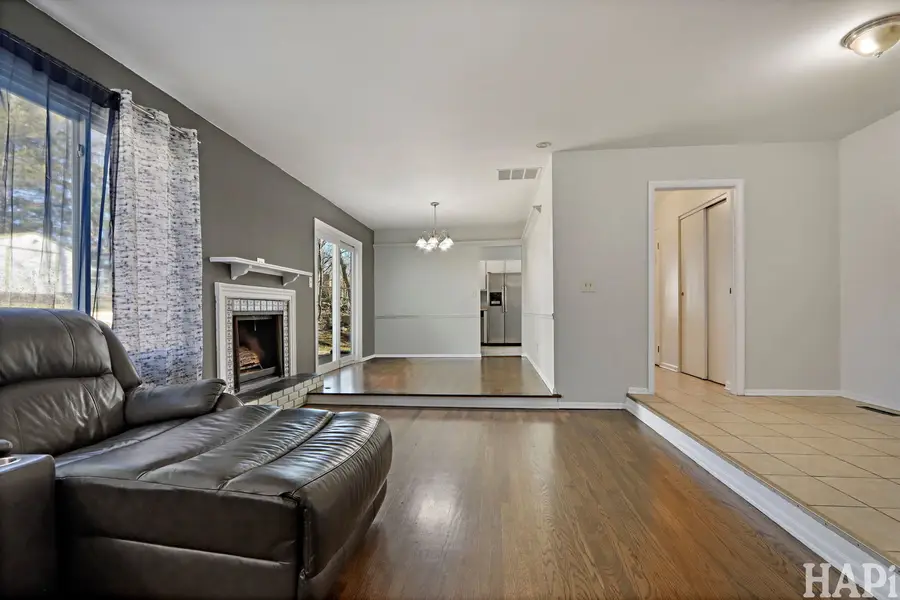 810 N Oakwood Drive, McHenry, IL 60050 - #3