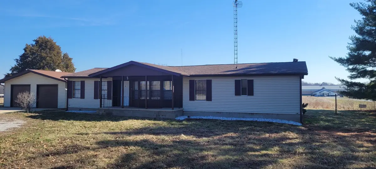 15400 N Heron Lane, Bluford, IL 62814 - #1