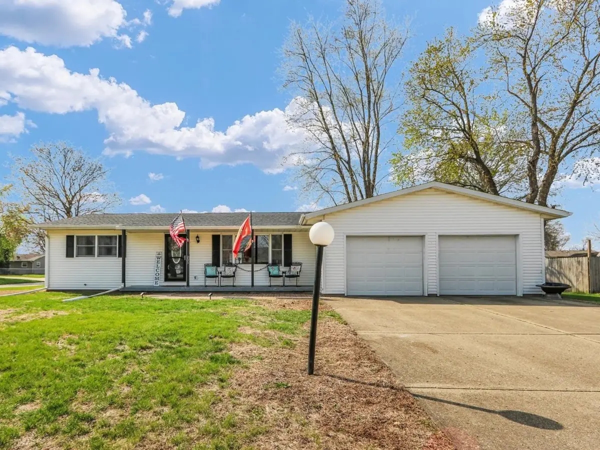 205 E Briarcliff Drive, Saint Joseph, IL 61873 - #1