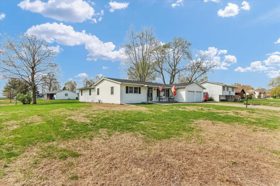 205 E Briarcliff Drive, Saint Joseph, IL 61873 - #2