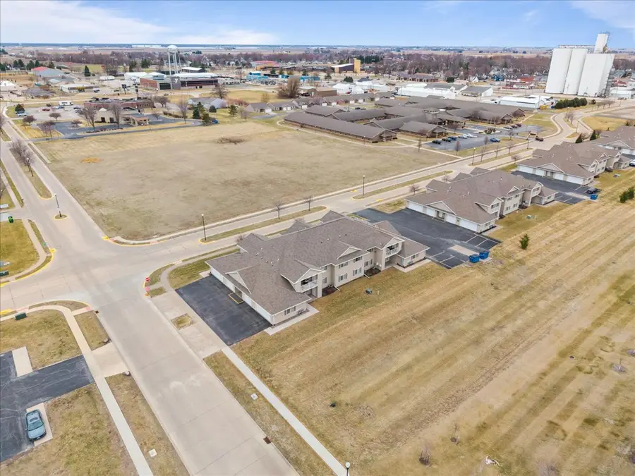 340 E Franklin Street #202, Eldridge, IA 52748 - #3