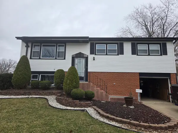 8811 W 92nd Street, Hickory Hills, IL 60457