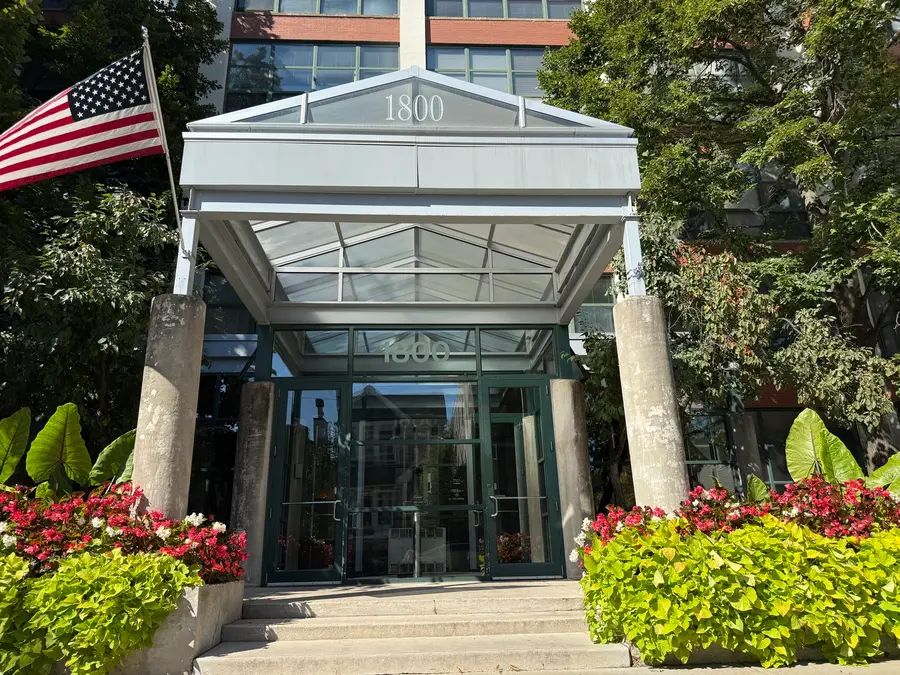 1800 W Roscoe Street #323, Chicago, IL 60657 - #2