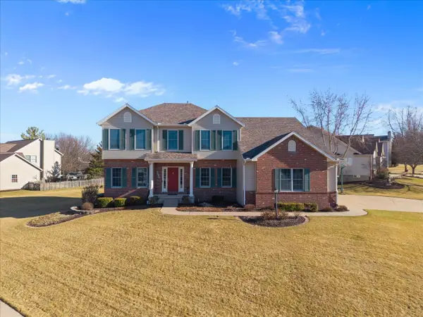 5355 Heather Glen Circle, Bettendorf, IA 52722