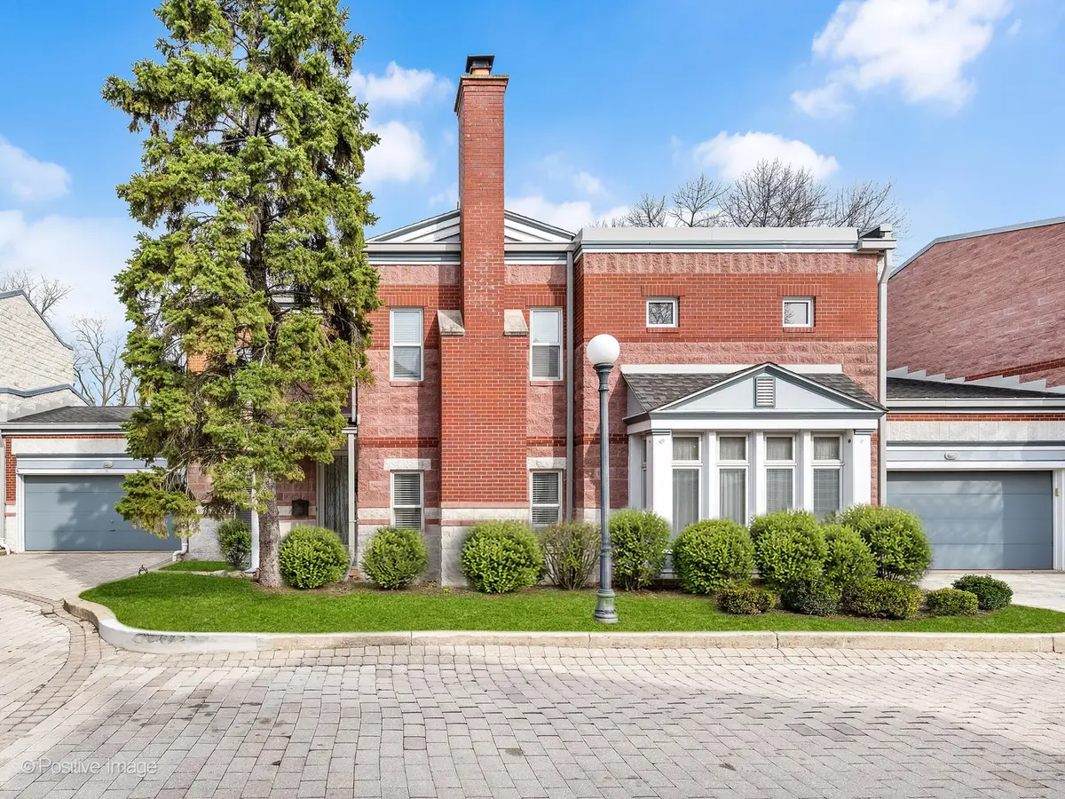 11 Manchester Lane, Elmhurst, IL 60126 - #1