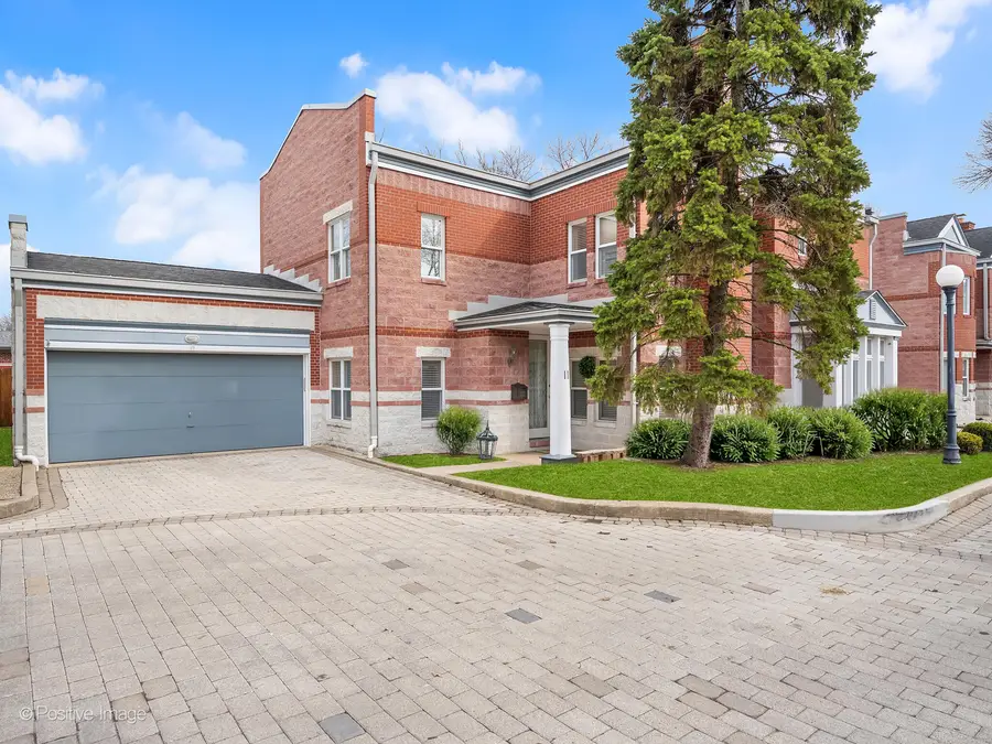 11 Manchester Lane, Elmhurst, IL 60126 - #2