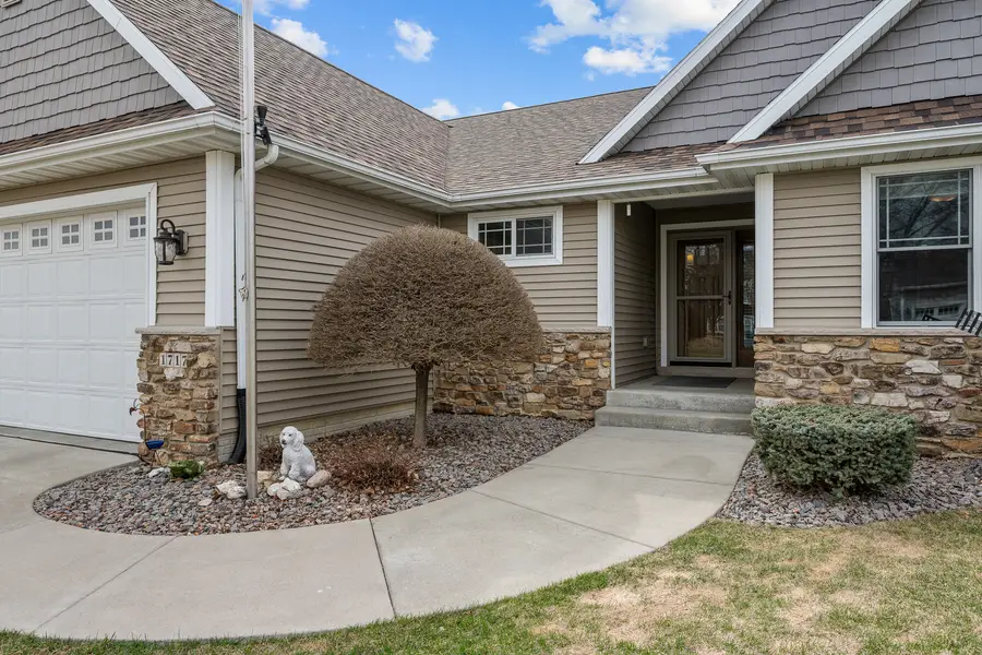 1717 E 61st Street, Davenport, IA 52807 - #2