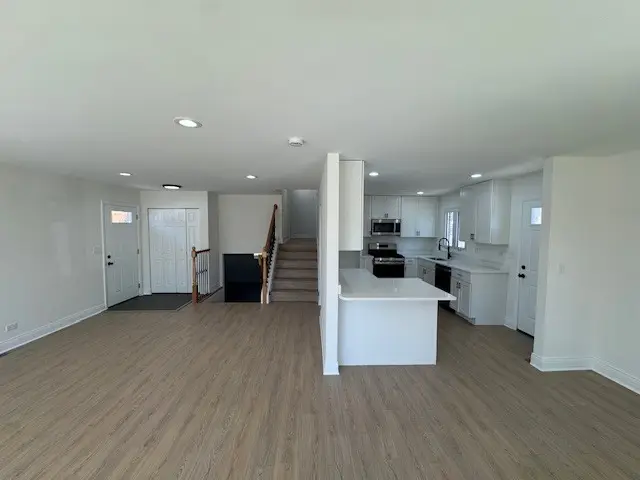 870 E Thacker Street, Des Plaines, IL 60016 - #3