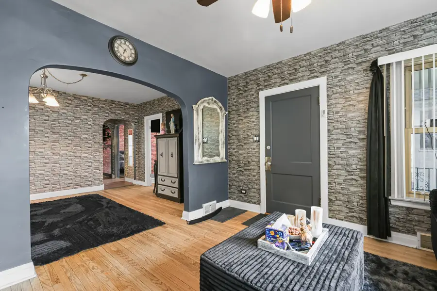6316 W Warwick Avenue, Chicago, IL 60634 - #3