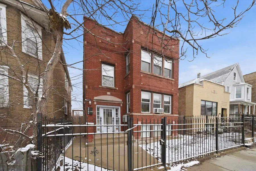 3742 W Diversey Avenue, Chicago, IL 60647 - #2