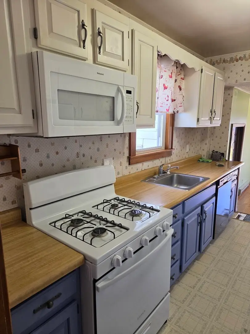 813 E 15th Street, Sterling, IL 61081 - #2