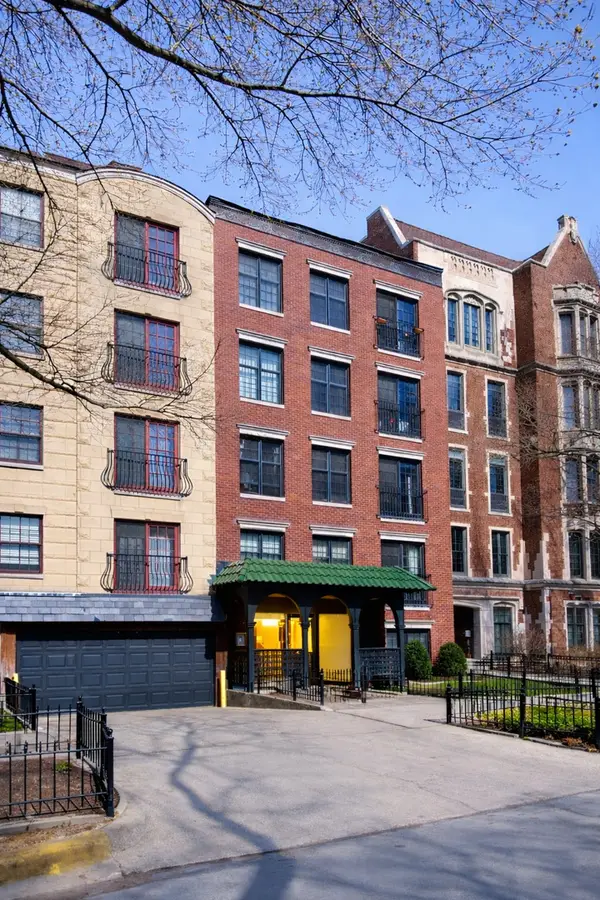 Address Withheld By Seller, Chicago, IL 60657