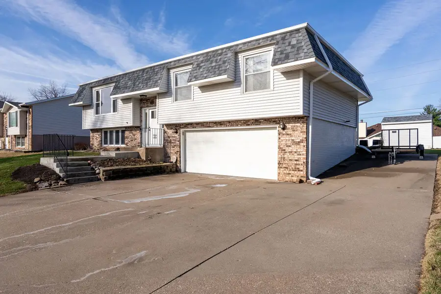 5644 Appomattox Road, Davenport, IA 52806 - #3