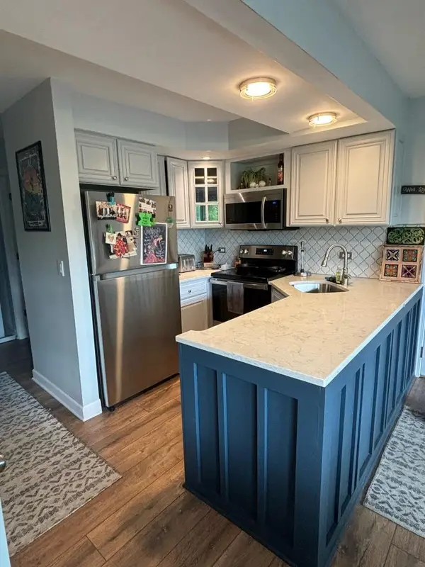 5516 E Lake Drive #92-D, Lisle, IL 60532