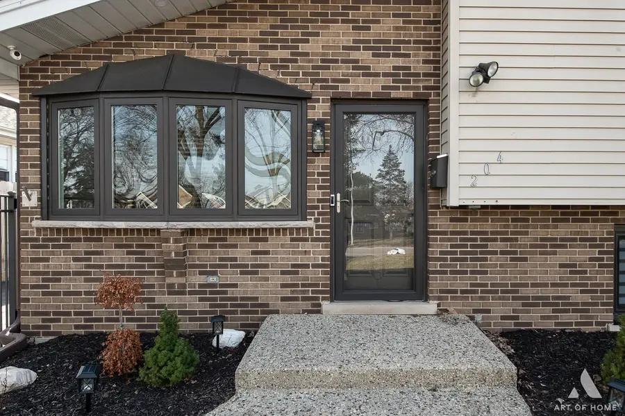 204 S Iowa Avenue, Addison, IL 60101 - #3