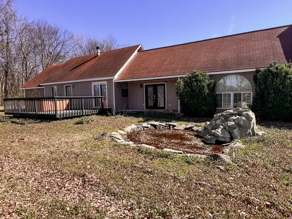 21604 Fox Lane, Carlyle, IL 62231