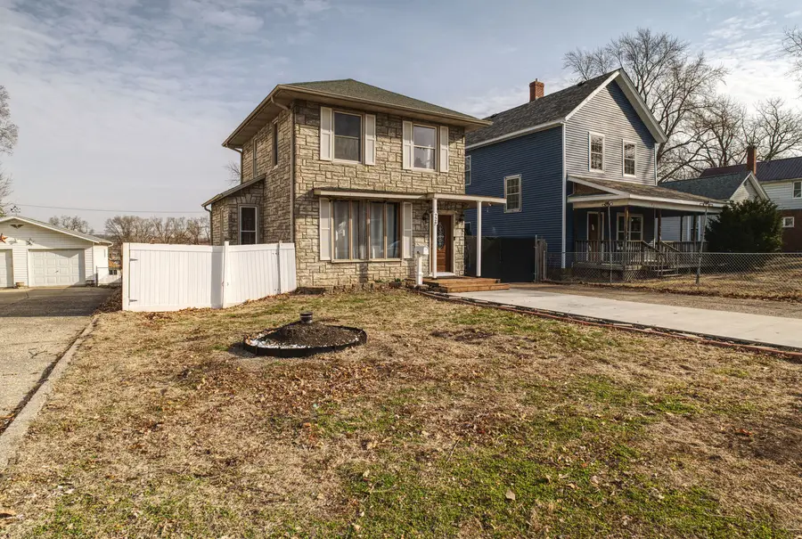 726 10th Avenue S, Clinton, IA 52732 - #3